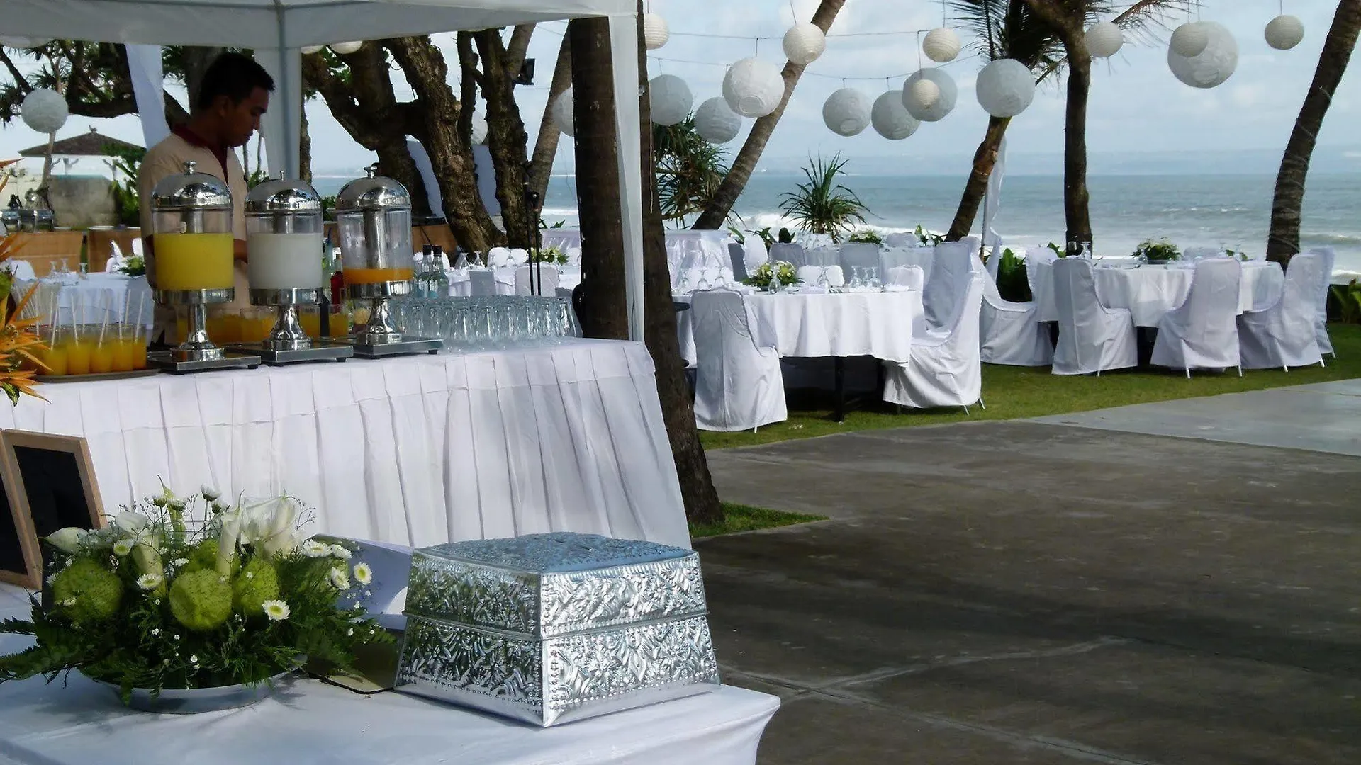 Legong Keraton Beach Hotel Canggu